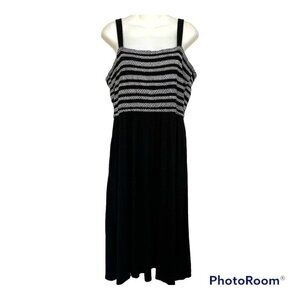 LANE BRYANT PLUS SIZE 18 - 20 BLACK & WHITE KNIT CASUAL DRESS WITH SMOCKED TOP